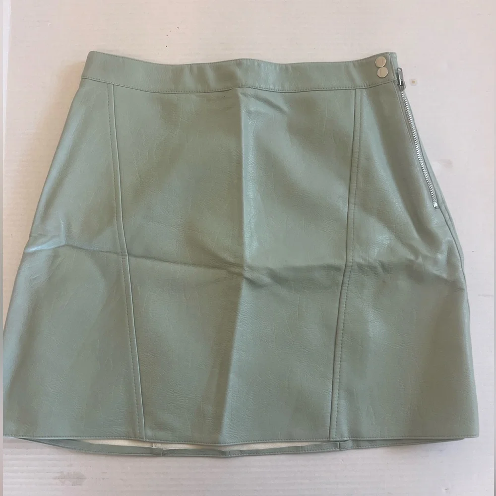 Zara Faux Leather Mint Green Mini Skirt Size medium